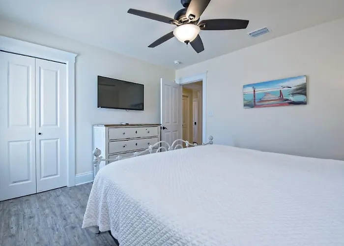 Beachfront 9bed Easybreezy West Holiday home